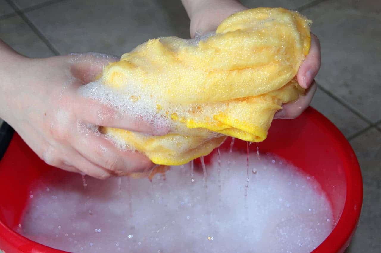 cleaning-bucket-and-rag